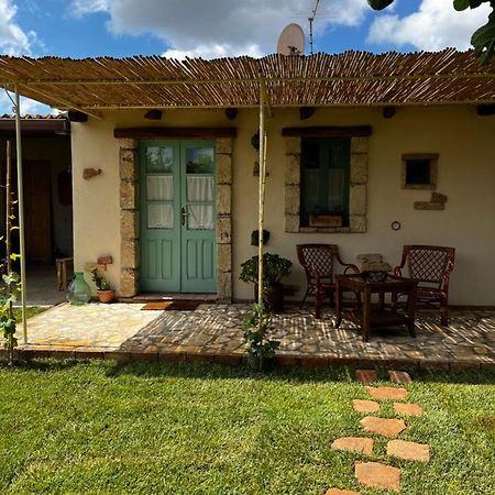 Affittacamere Graziosa Stanza Campidanese Su Segundu Oristano Esterno foto