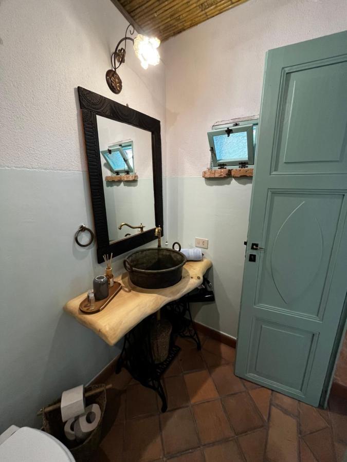 Affittacamere Graziosa Stanza Campidanese Su Segundu Oristano Esterno foto