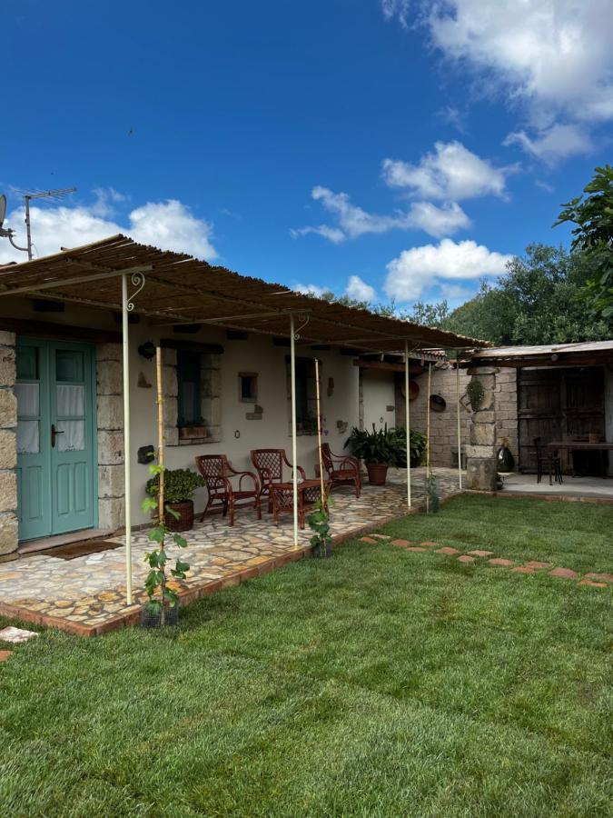 Affittacamere Graziosa Stanza Campidanese Su Segundu Oristano Esterno foto